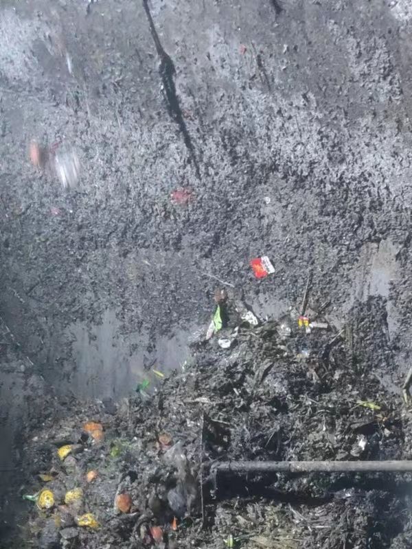 沙河污水池清理